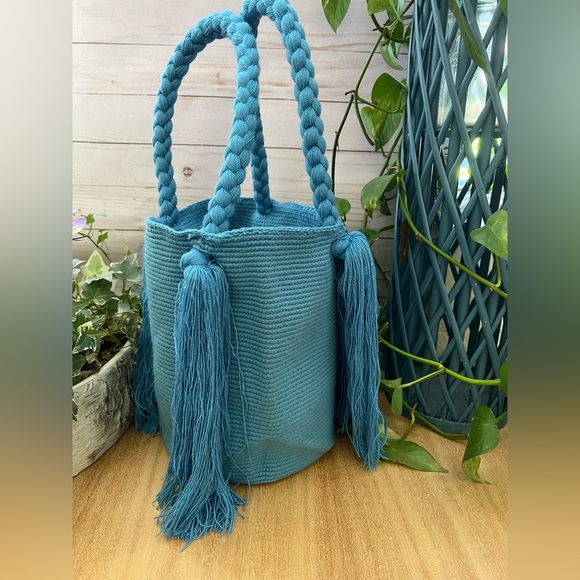 Classic Powder Blue Top Handle Wayuu Bag - Boho Chic Trendy Tote Bag - Picture 2 of 6